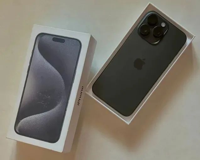 IPhone 15 Pro Max  - *titanio*