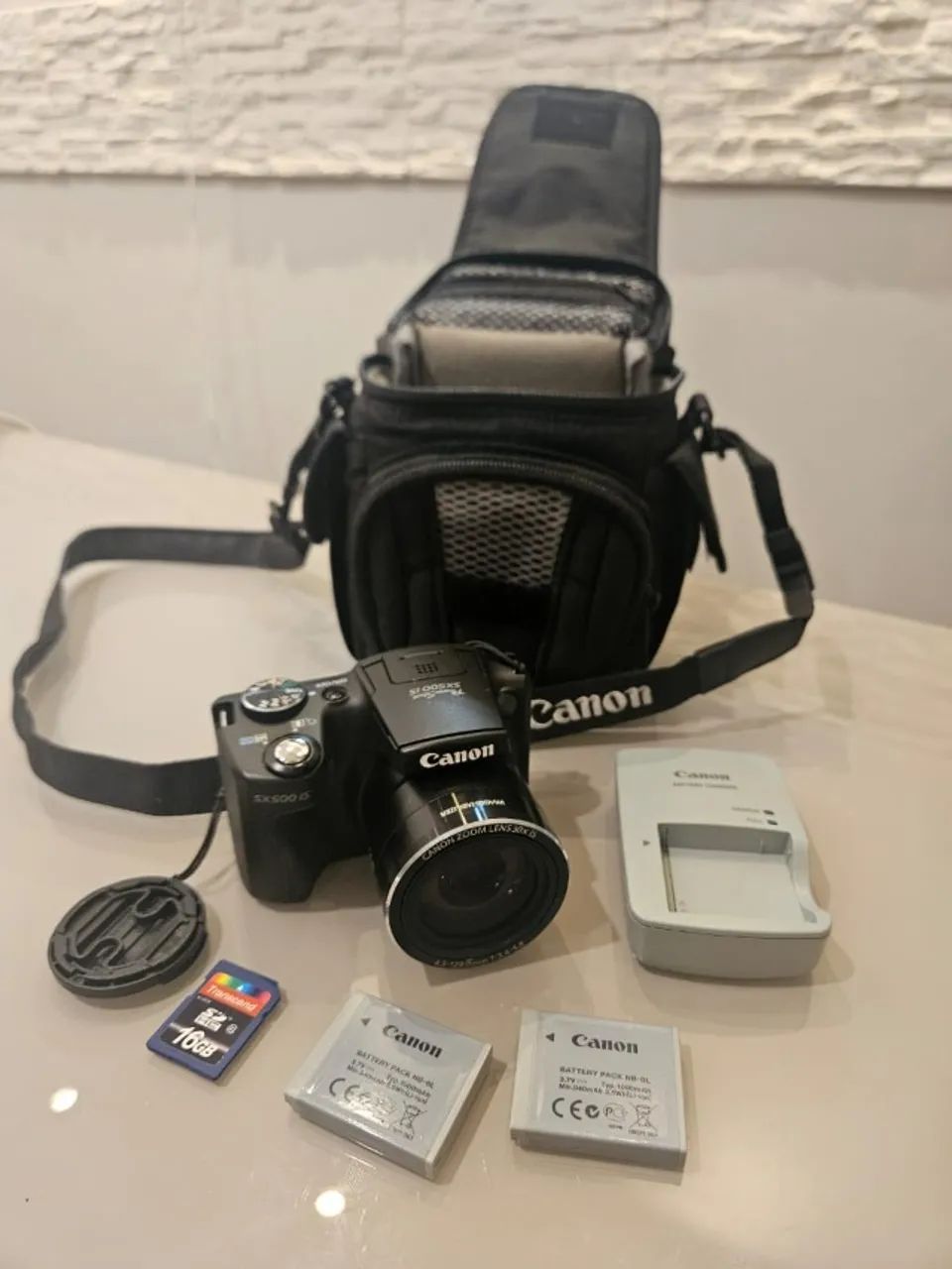 【極美品】Canon PowerShot SX500IS ブラック　新品級！ Canon A PowerShot SX500 é uma câmera digital de 16,0 MP com zoom