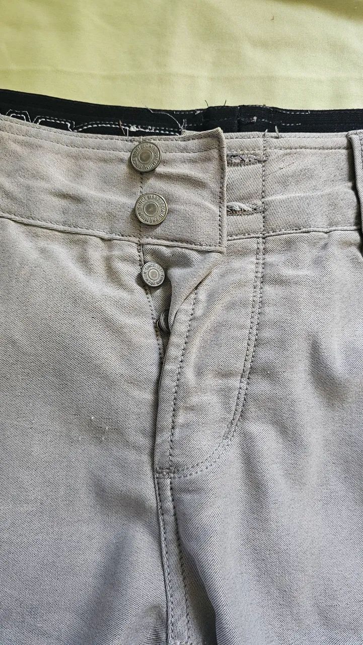 Calça jeans cinza 