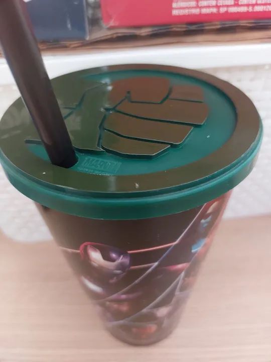 Copo Vingadores Oficial com Tampa PLASTICO - Foto 3