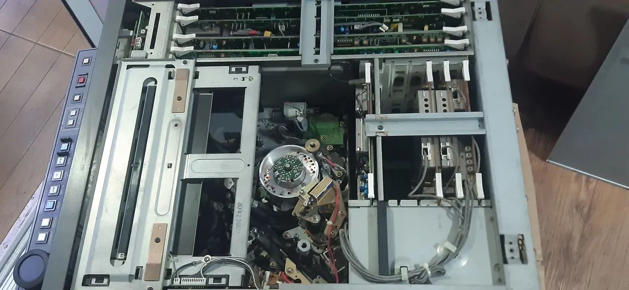 Betacam SP PVW-2800 com defeito (não liga) - Foto 6