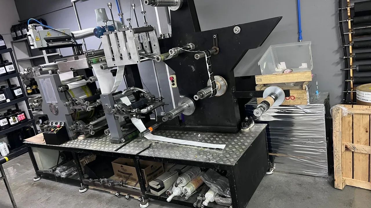 Maquina Flexografica Reflexo 250mm 5+1 Cores UV