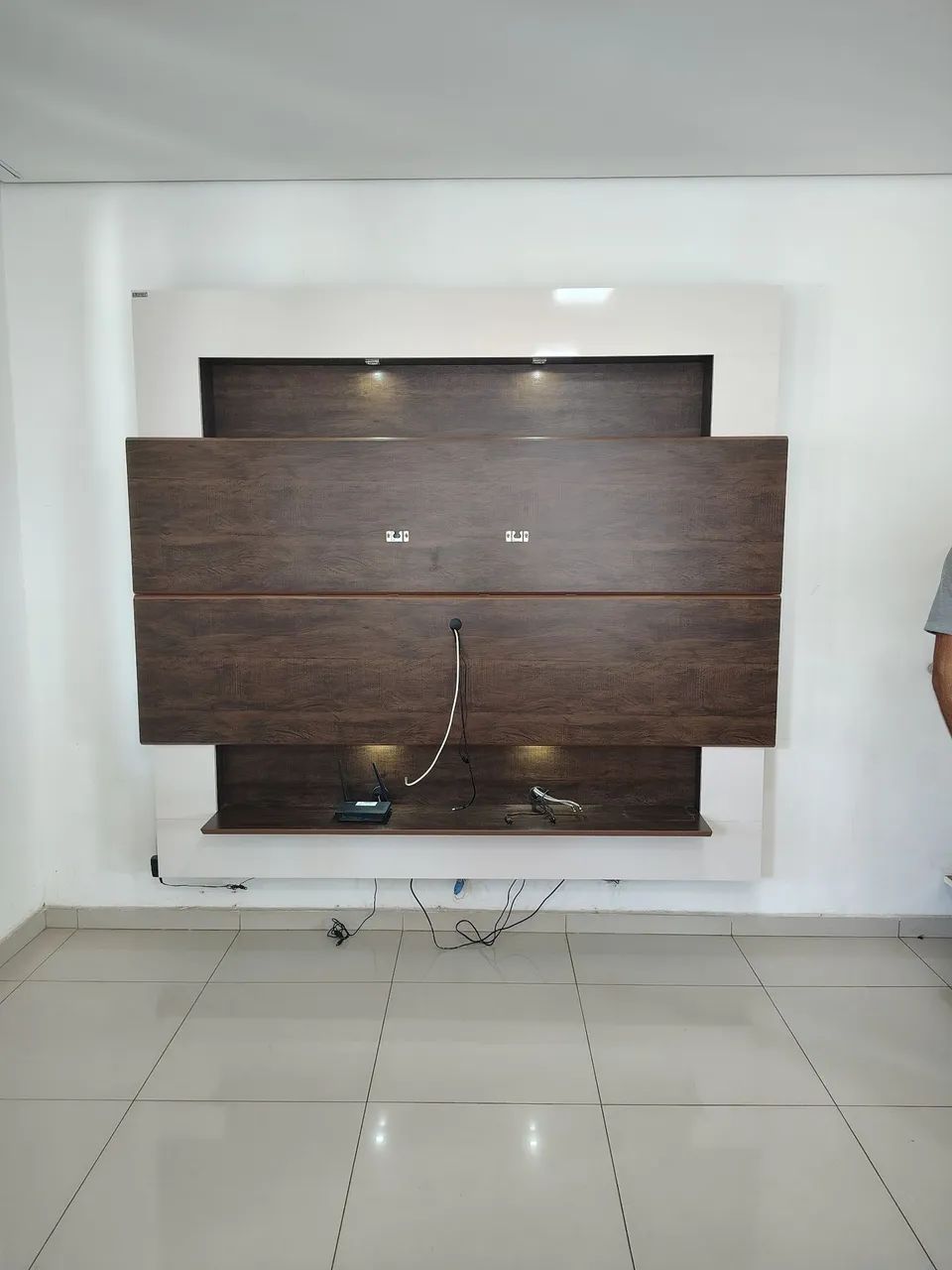 Suspension Panel with Integrated Rack64573911381505122