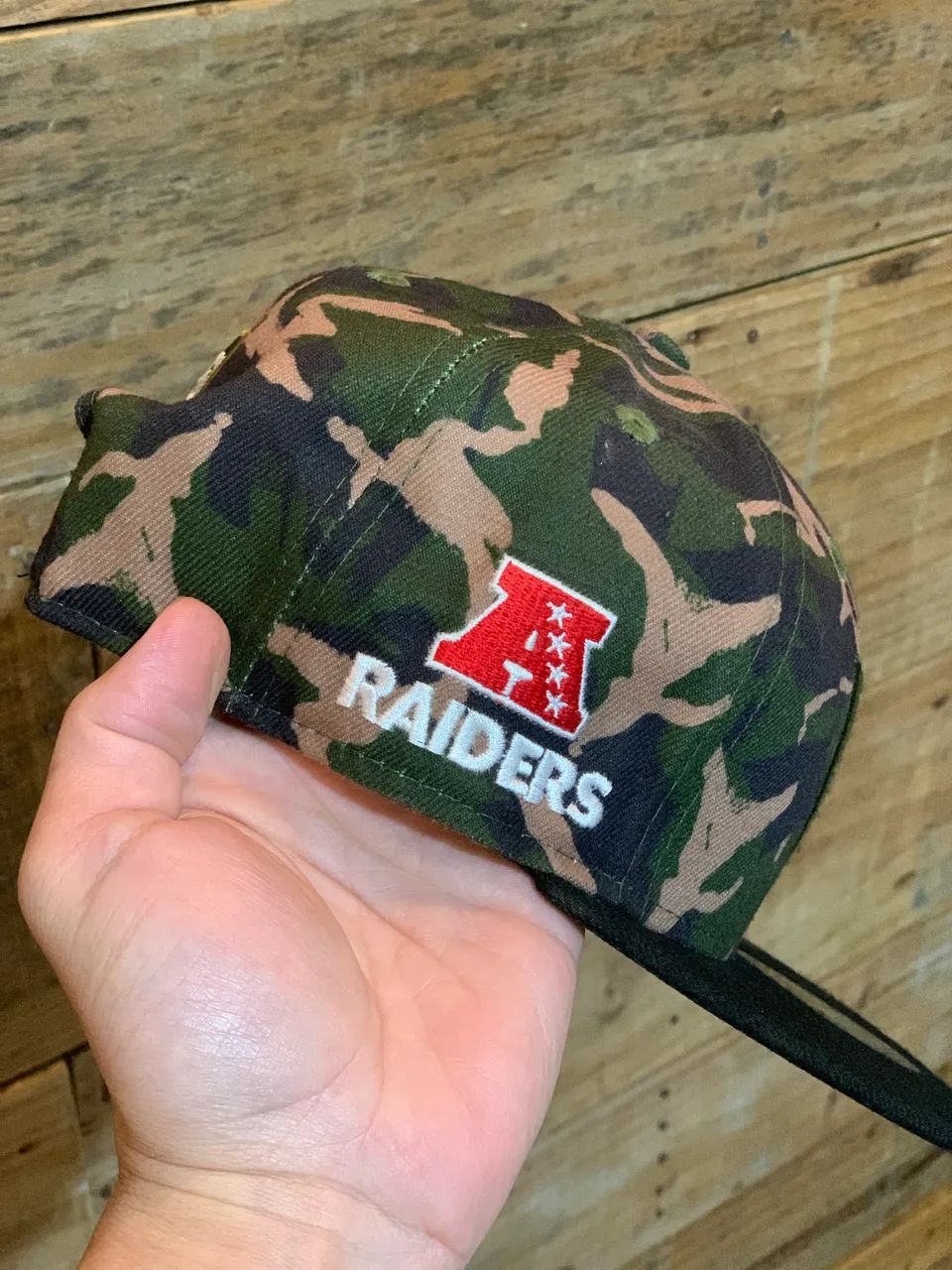 Boné New Era Aba Reta Raiders Camuflado  - Foto 4