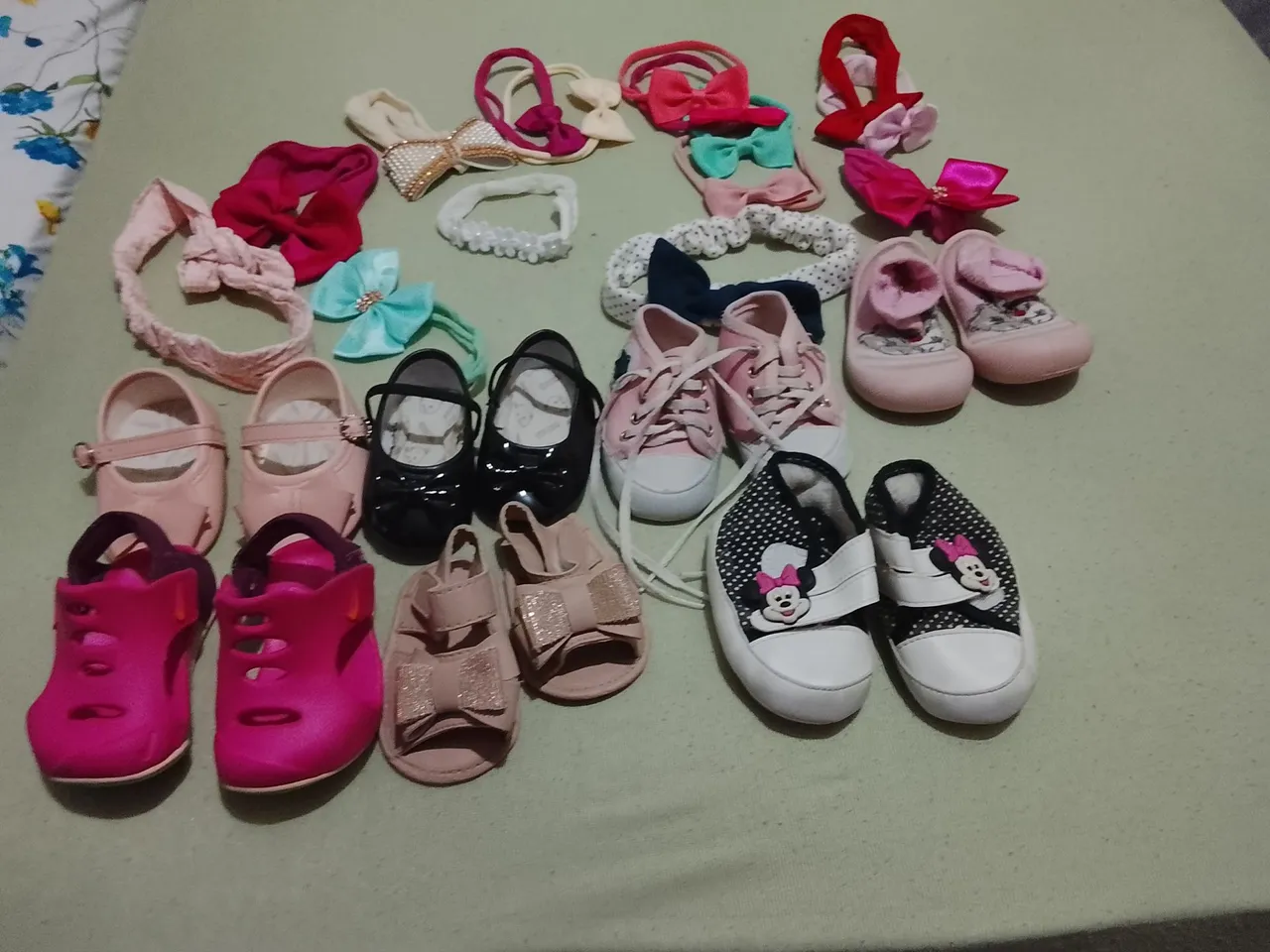 Kit de Sapatinhos e Acessórios para Bebê Menina