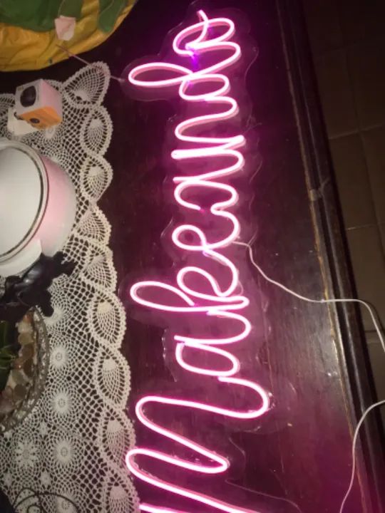 Placa luminosa em neon Makeando $350.00 - Foto 4