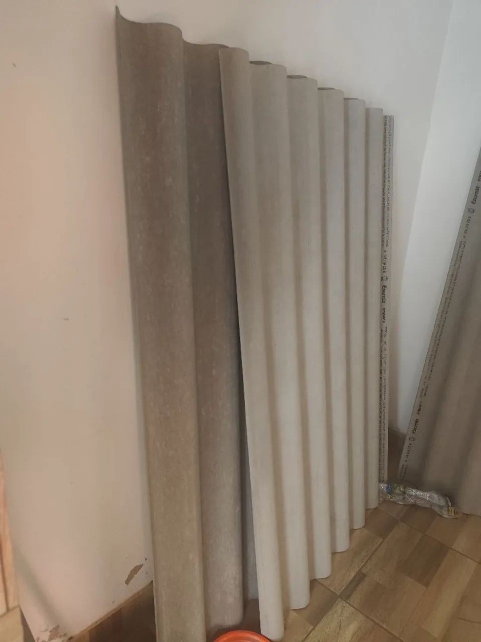 Duas telhas 64840851112578120