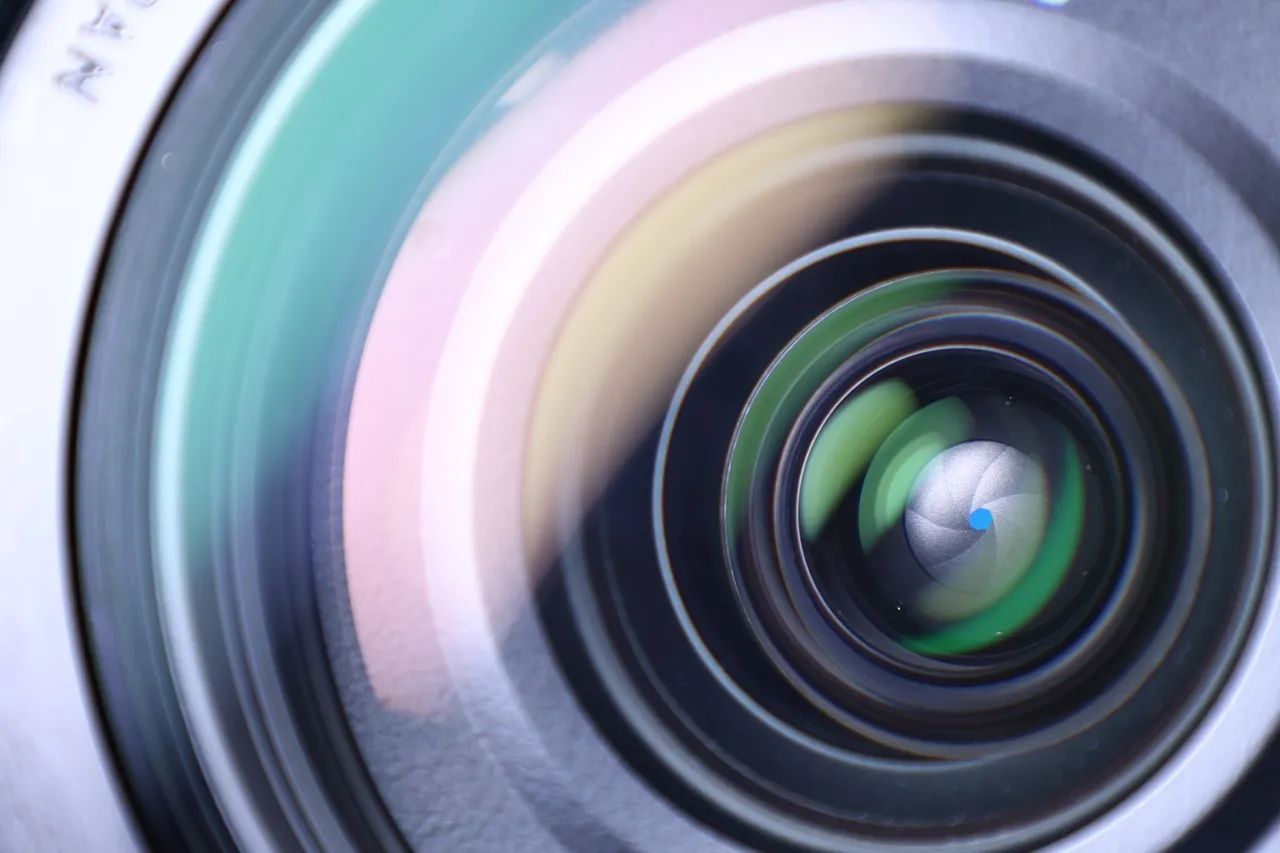 Lente Sigma 17-70mm F2.8-4 DC HSM Macro para Câmeras DSLR - Foto 6