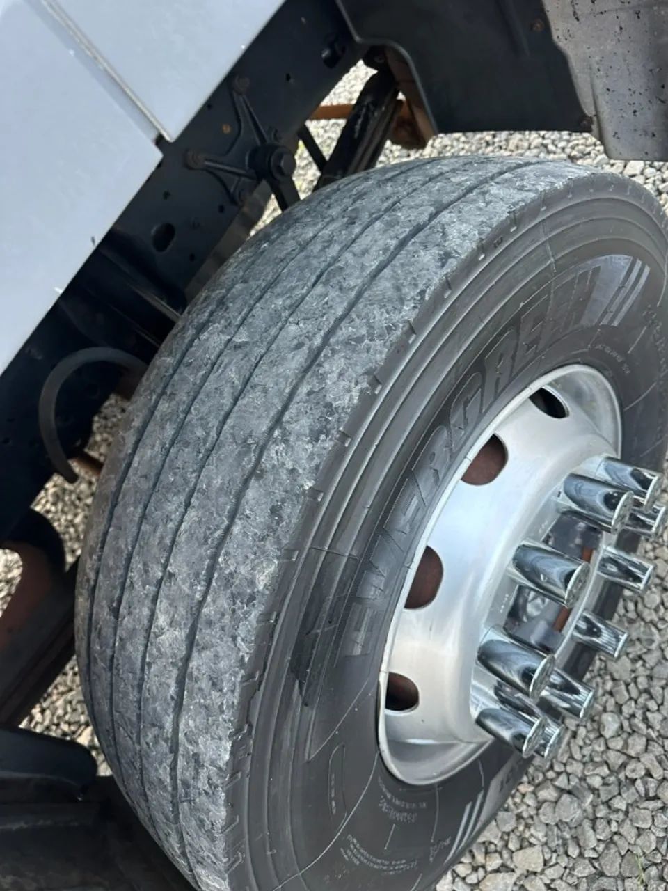 MB Atego 2425 ano 2011 baixa km apenas 400 mil km - filé - Foto 4