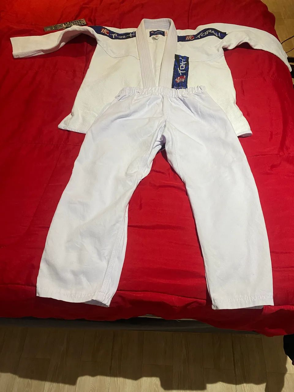 Venda-se kimono usado apenas 2 vezes, tamanho A0 - Foto 2