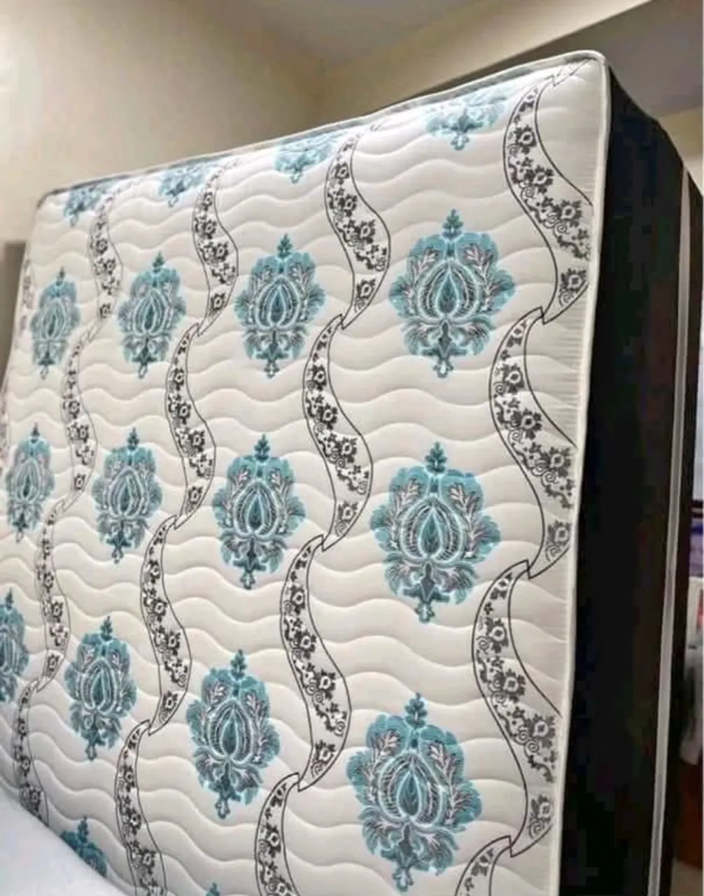 CAMA BOX Casal Floral Confortável