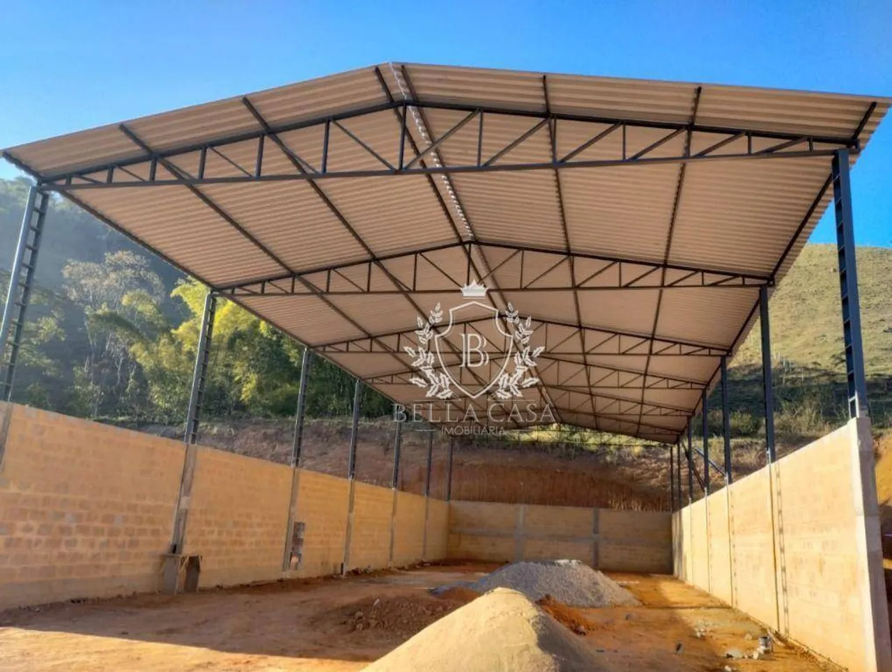 Galpão à venda, 360 m² por R$ 960. - Novo Mundo - Bom Jardim/RJ