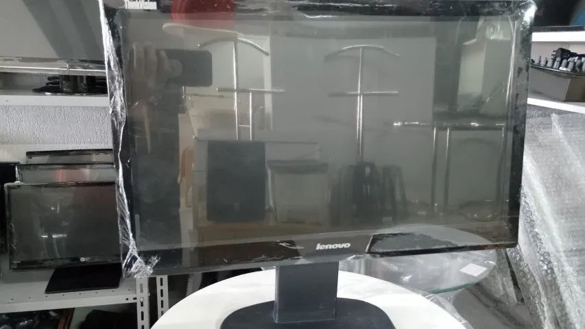 Monitor Lenovo 19" VGA / DVI Corporativo - Foto 3