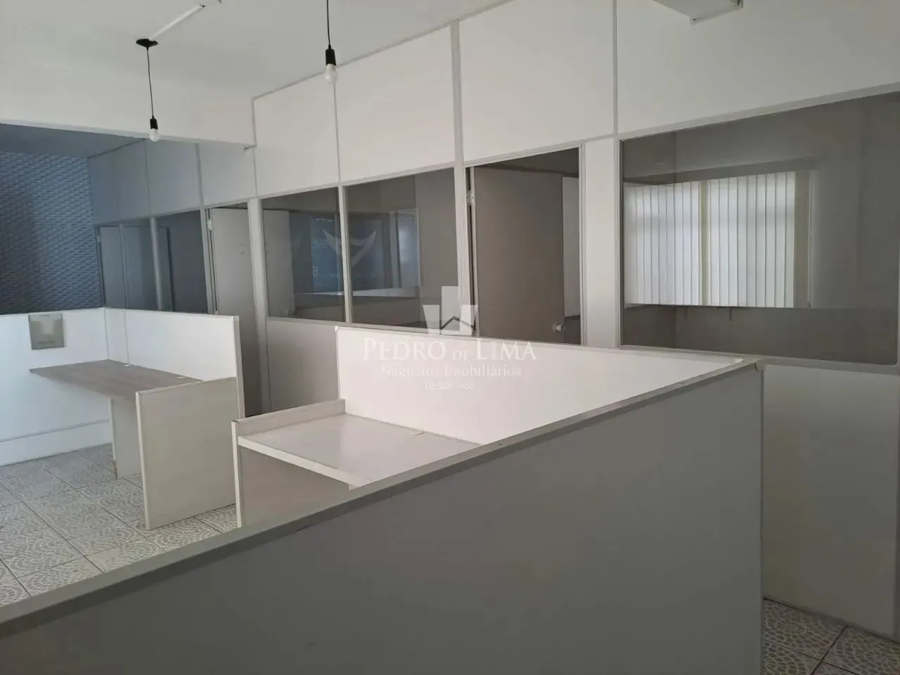 Sala comercial no Tatuapé próximo ao metrô Carrão.