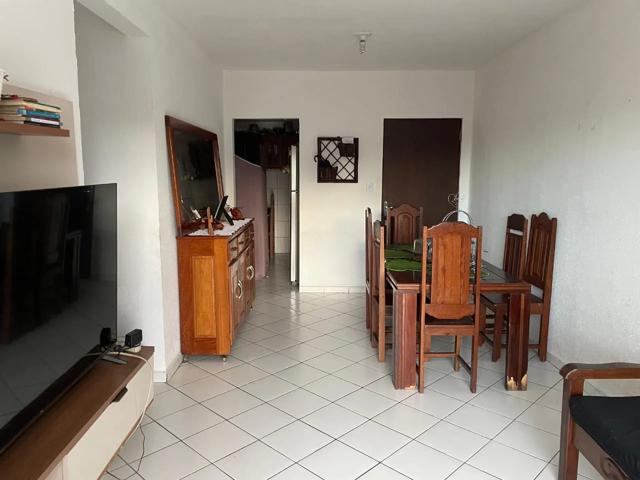 Vendo Apto no Cond.Porto Bello, c/3 quartos, sendo 2 suítes,  sala de estar e jantar e 2 v