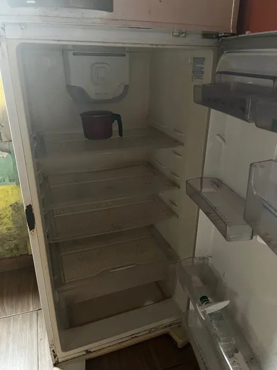 Vende-se Geladeira Frost Free - Foto 2
