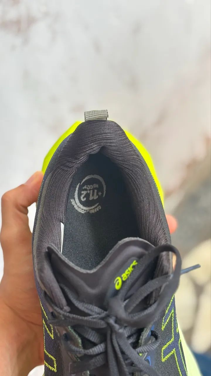 Asics Novablast 4 cor preta n42 - Bom estado - Foto 2