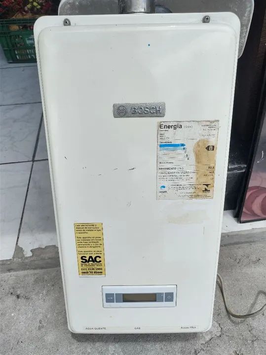 Aquecedor de Água a gás Bosch 15 l/min Modelo GWH 300 Plus GLP - Foto 2