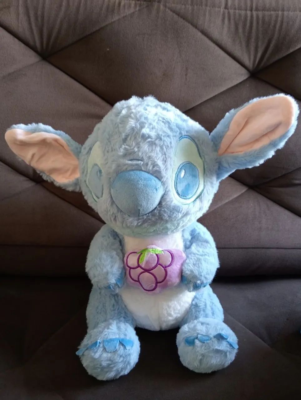 Pelúcia Stitch com Uva
