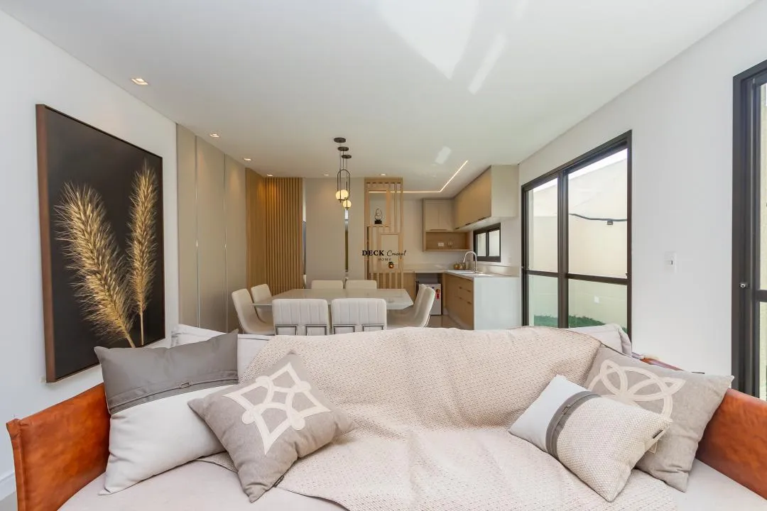 Casa em condomínio fechado na melhor região de Santa Felicidade com 144m², 3 dormitórios (