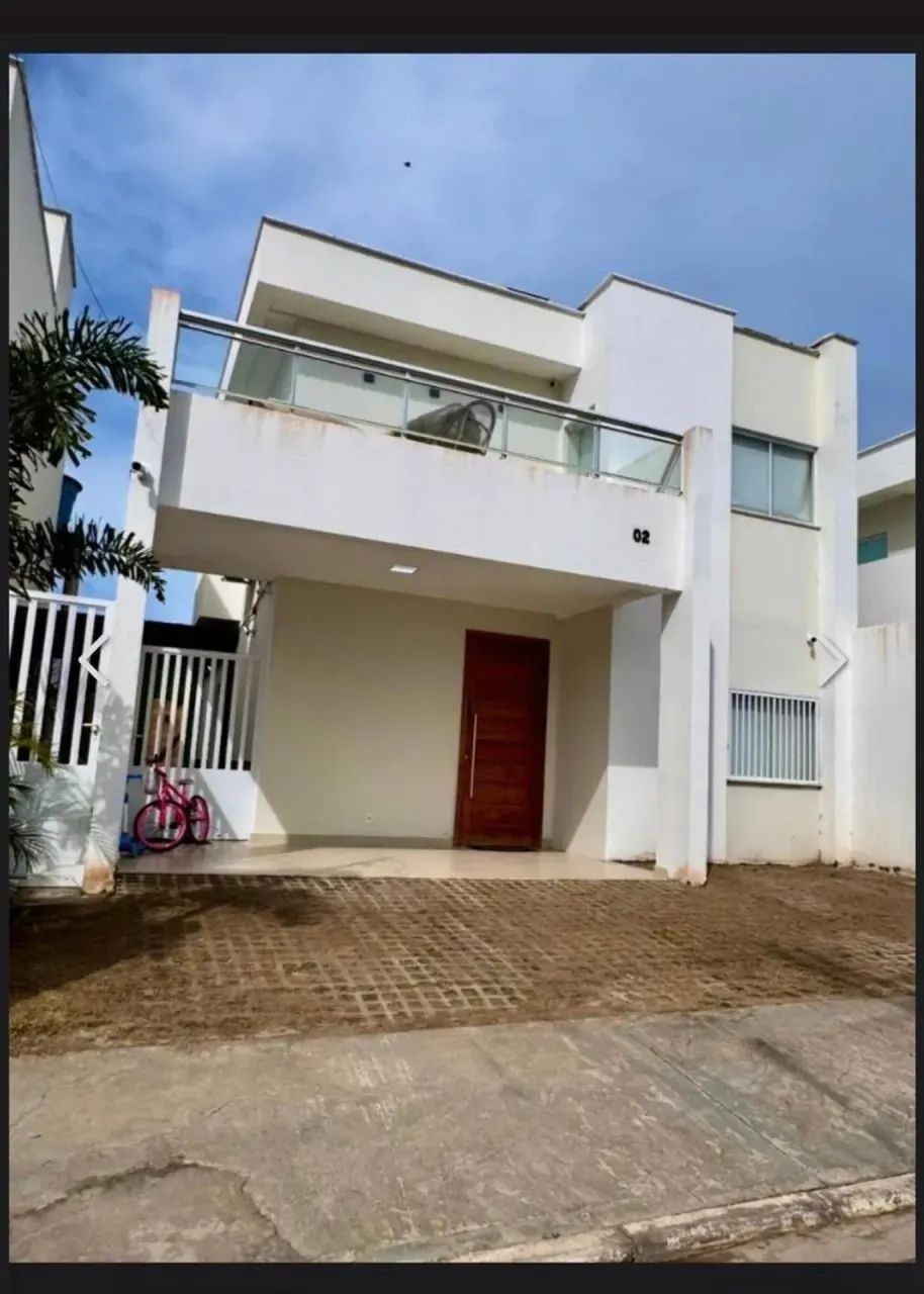 EXCELENTE CASA DE CONDOMÍNIO NO ARAÇAGI