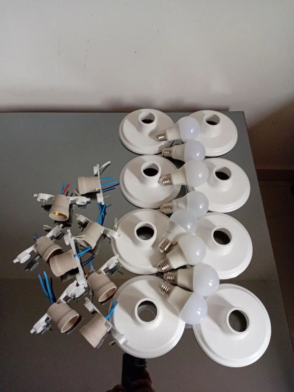 8 paflon plástico + 8 lâmpadas led 