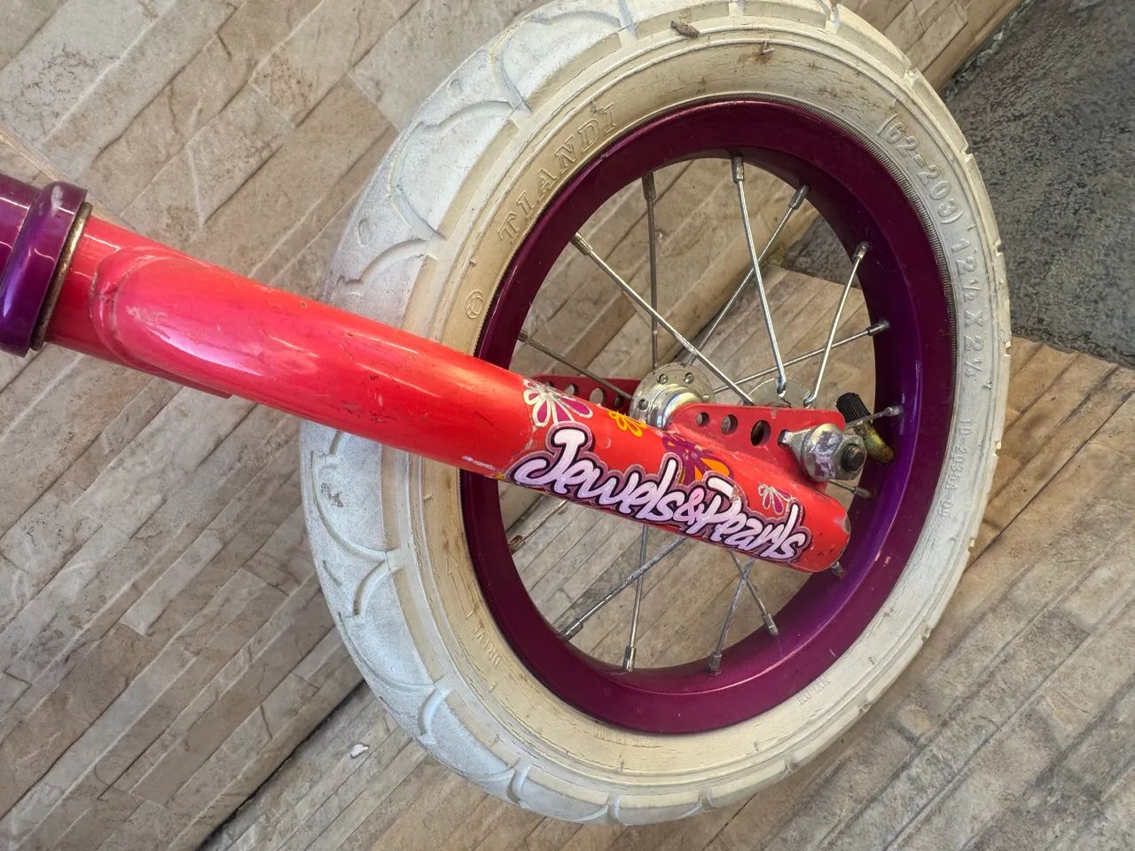 bicicleta  aro 12  da marca MAGNA-importada - Foto 2