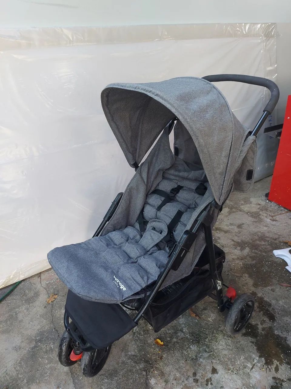 Carrinho de bebê voyage delta