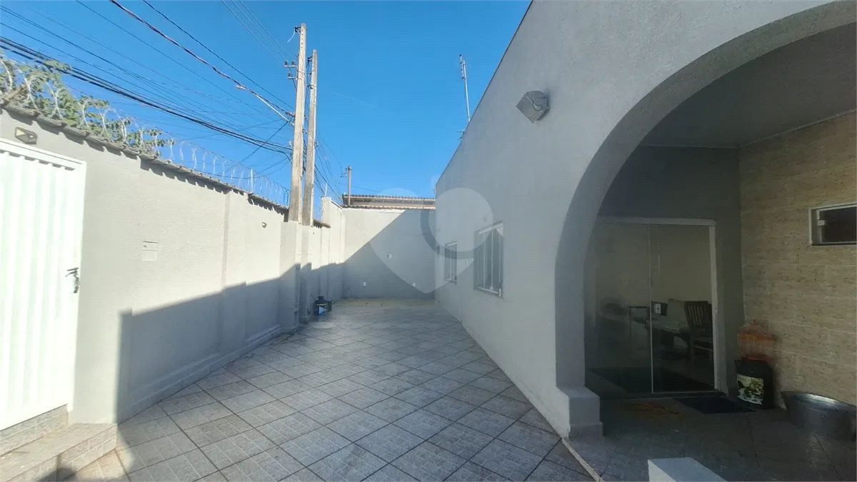 Casa a venda com três quartos na Vila Barcelona - Sorocaba SP