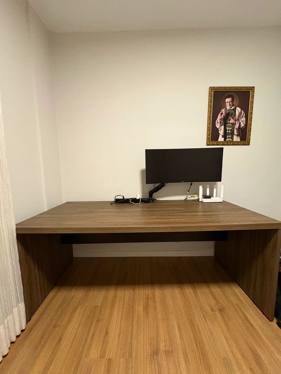 Mesa de escritório grande 1,80 x 0,80 - Foto 2
