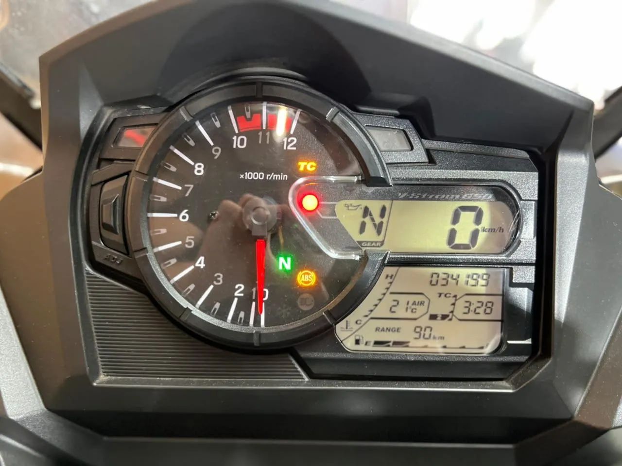 DL 650 XT V-STROM BRANCA 2023/2024 - Foto 4