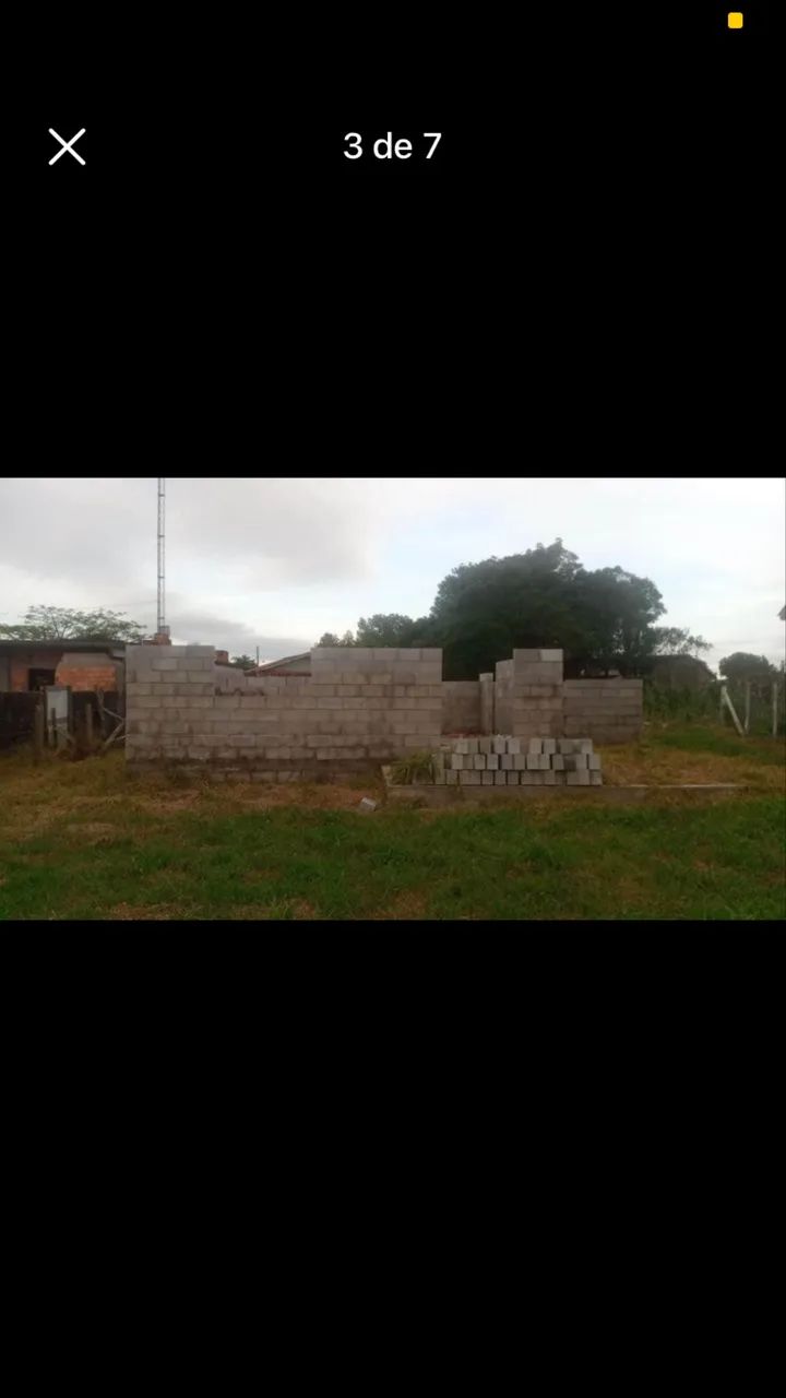 Terreno com casa em construção com padrão de luz  - Foto 3