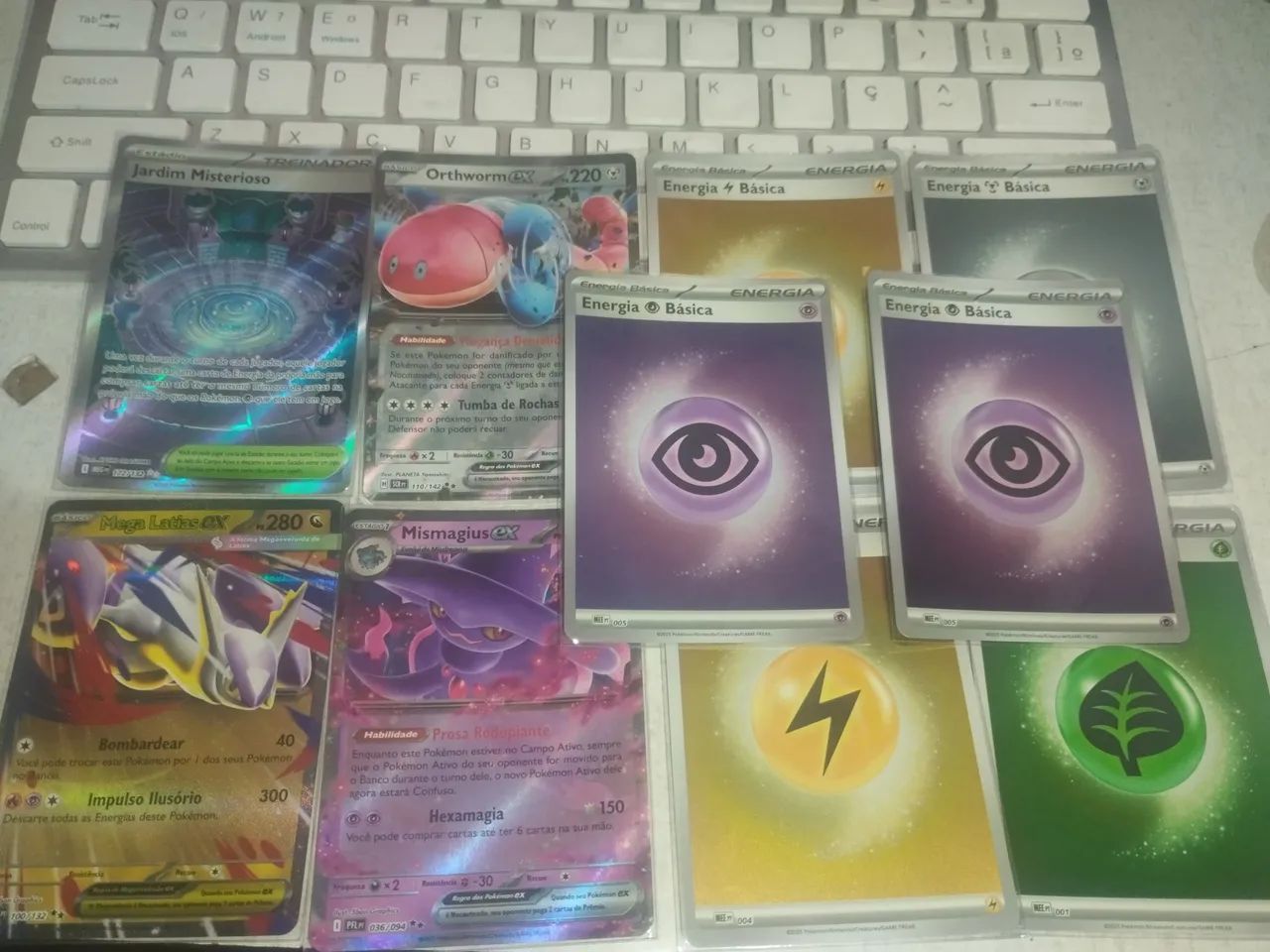 Lote 26 Cartas Raras Pokémon - Coleções Variadas - Foto 3
