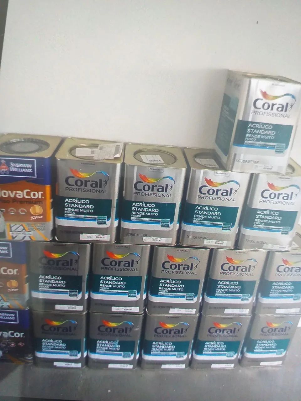 Tinta Coral rende muito e cobre muito standard profissional exclusiva promoção chama .