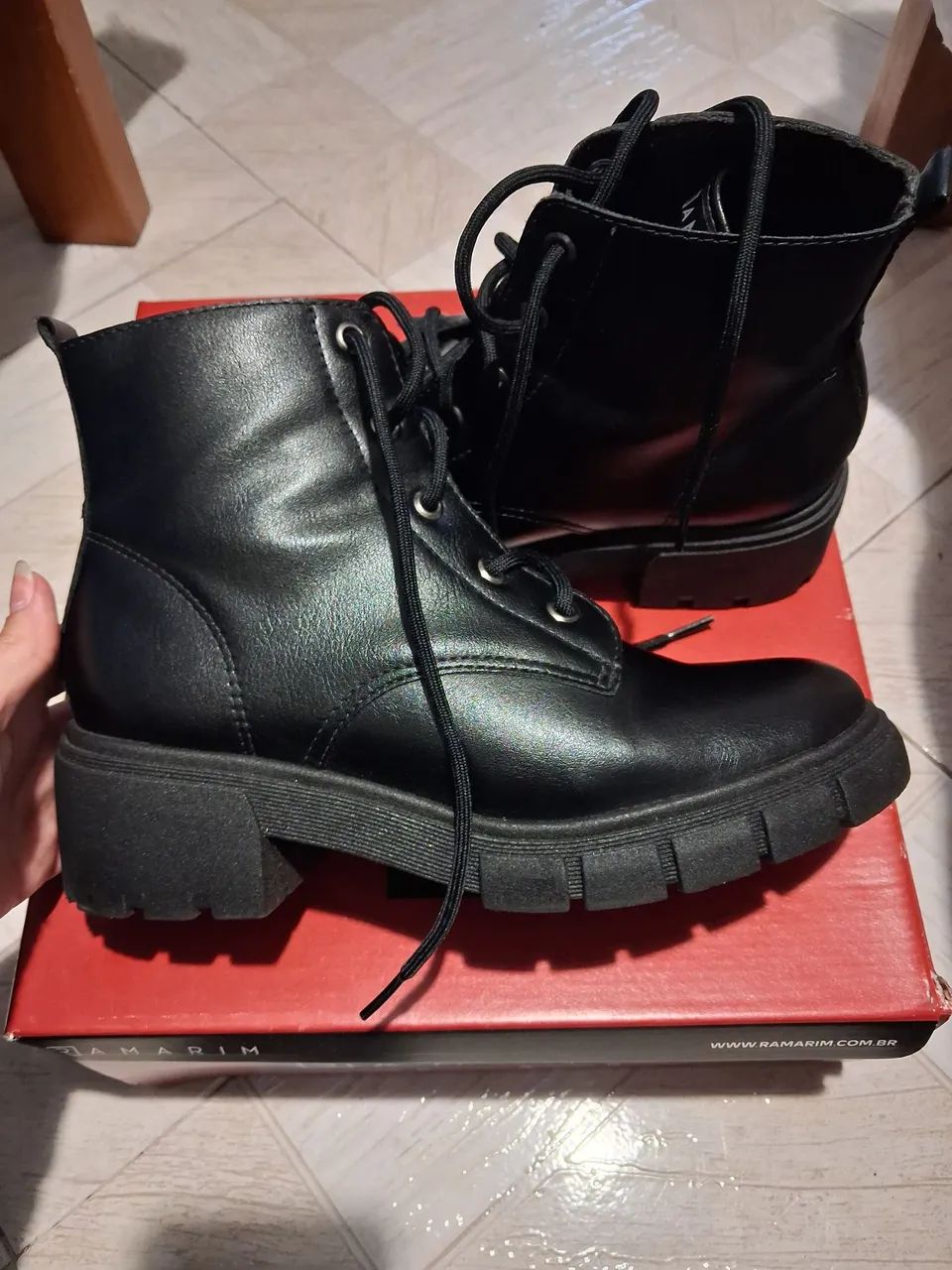 Vendo Bota/Coturno Feminino 