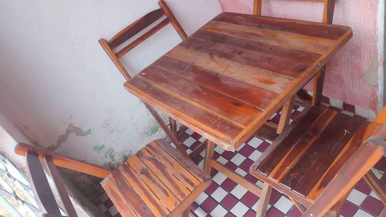 CONJUNTO DE MESA DE MADEIRA  - Foto 3