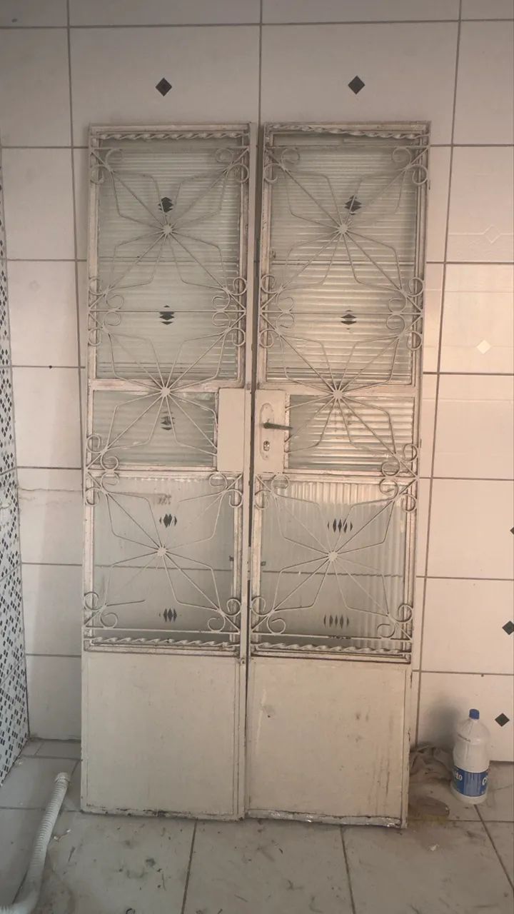 Vendo porta e janela de ferro - Foto 2