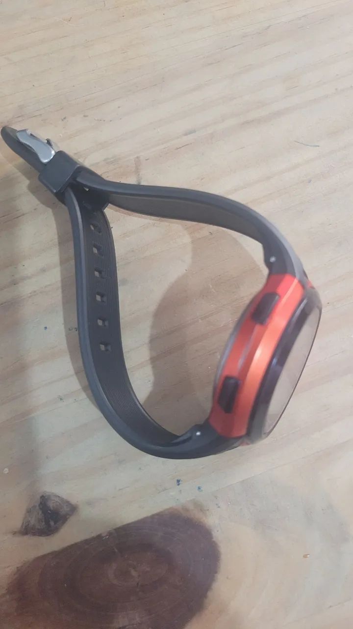 Carcaça com pulseira de relógio speedo 
