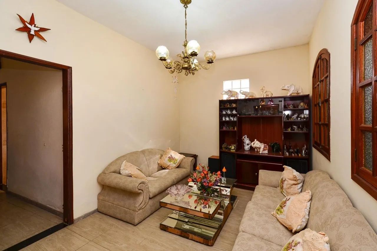 Casa à Venda - Santa Inês, 3 Quartos, 180 m2