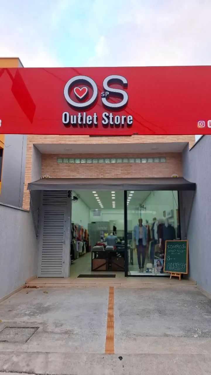 Vendo loja de roupa montada ( NÃO O IMÓVEL) 