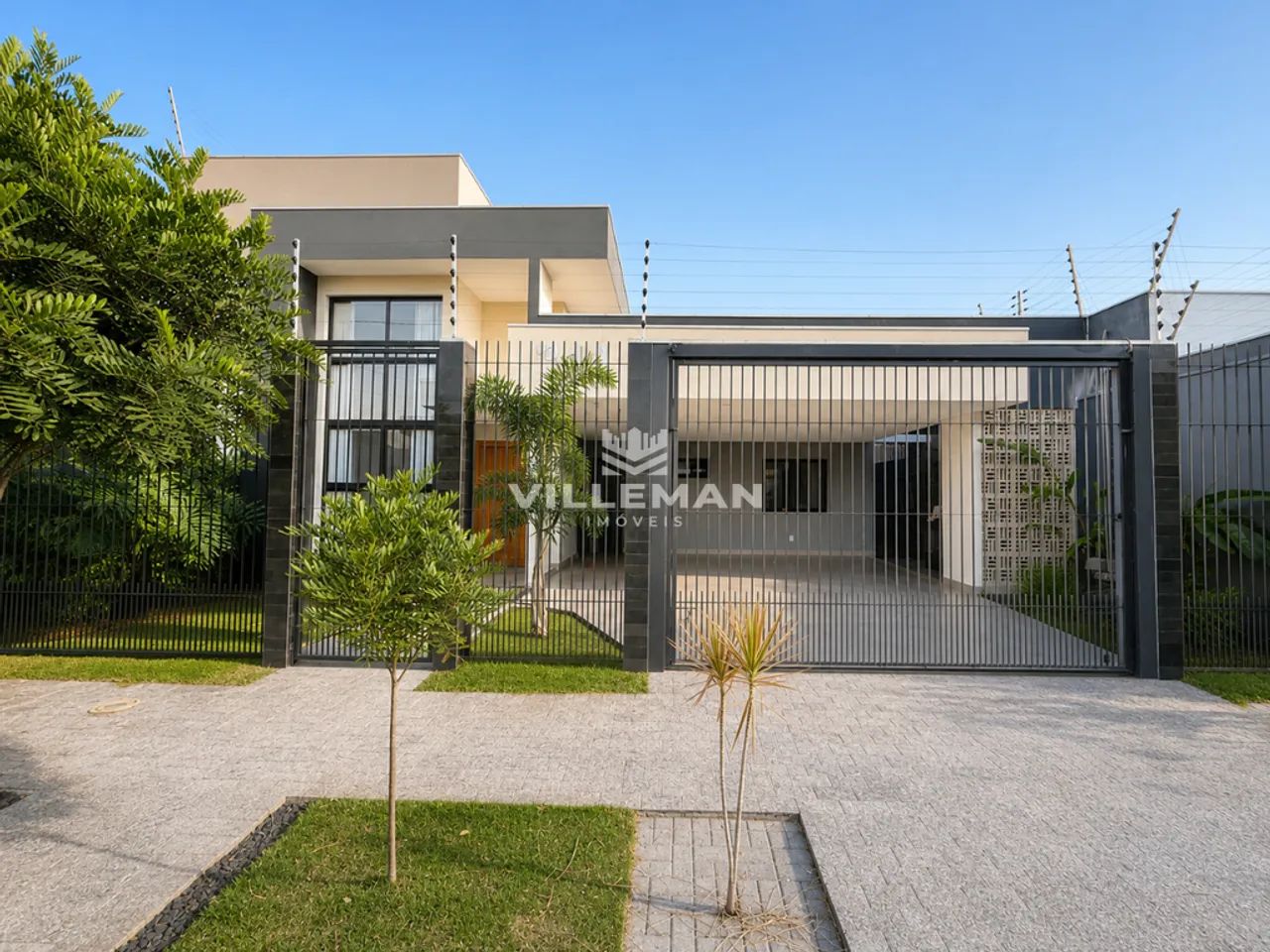 Casa à venda em Maringá, Jardim Munique, com 3 quartos, com 184 m²