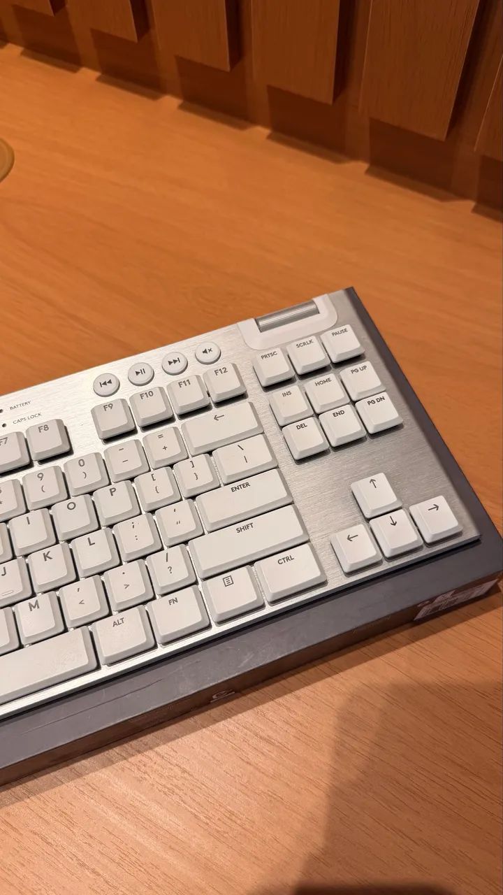 Teclado Logitech G915TKL Branco65082084116355123