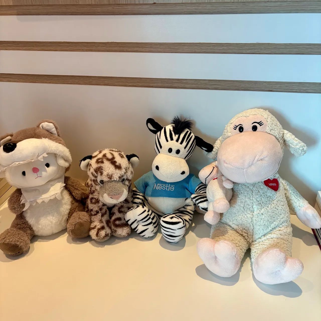 Combo pelúcias Nestlé original + ovelha e oncinha 