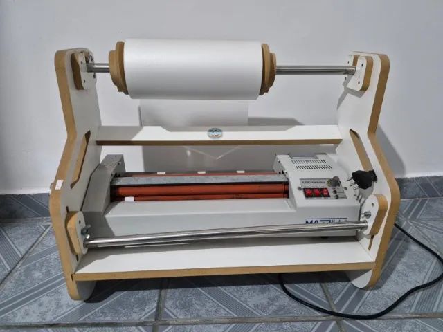 PLASTIFICADORA E LAMINADORA