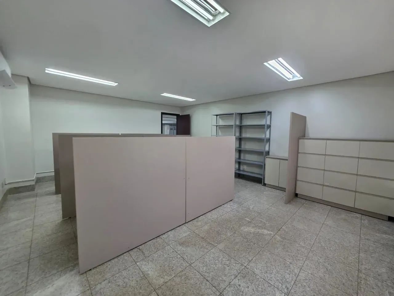 Sala Comercia Térrea - 650 m² - Plano Diretor Sul - Foto 5