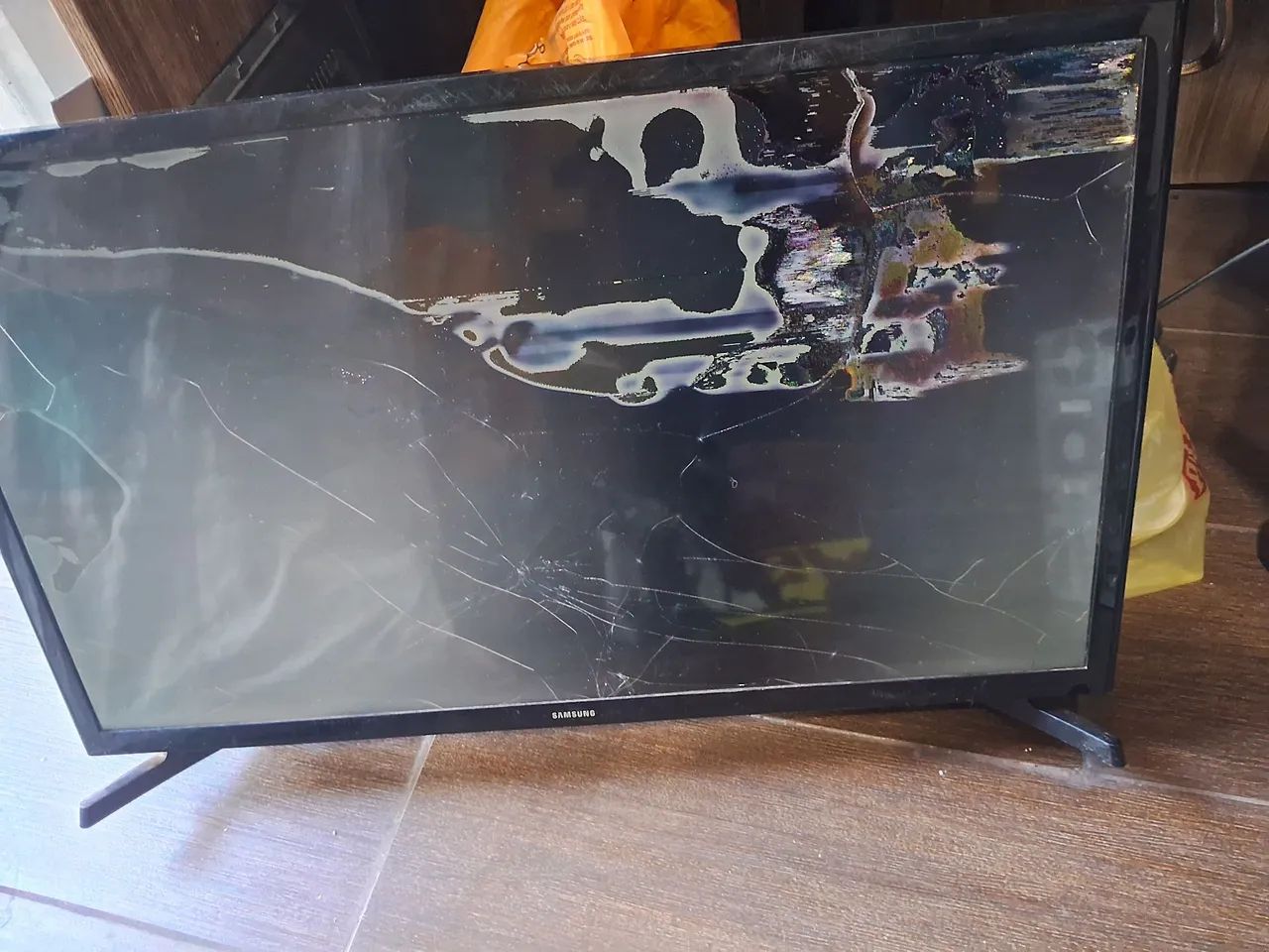 Vendo 2 tv com defeito R$150 - Foto 2