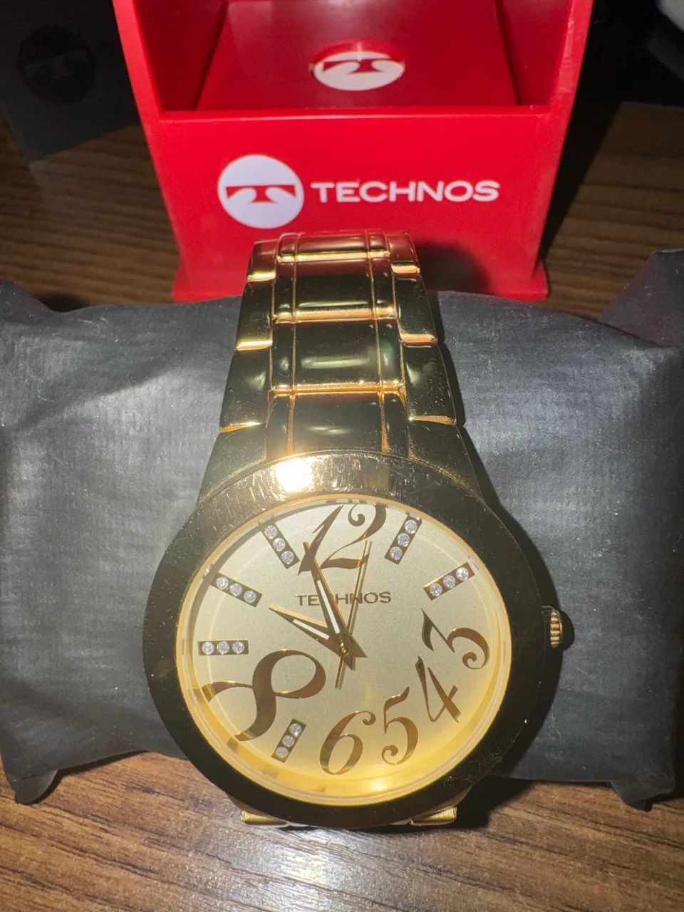 relógio feminino Technos dourado