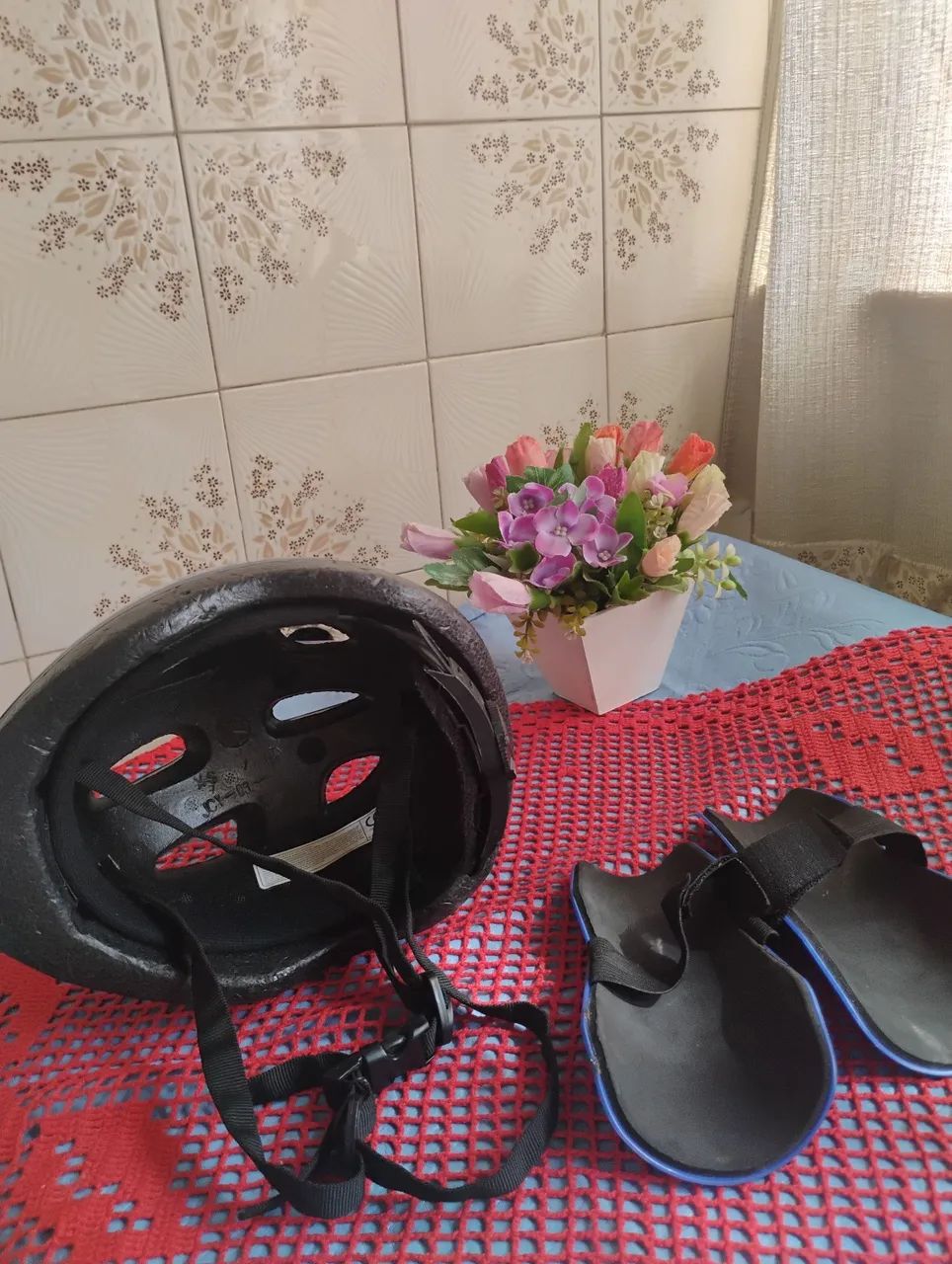 Kit capacete e caneleira - Foto 2