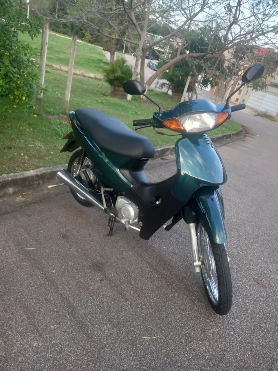 Biz es 2003 com partida elétrica 