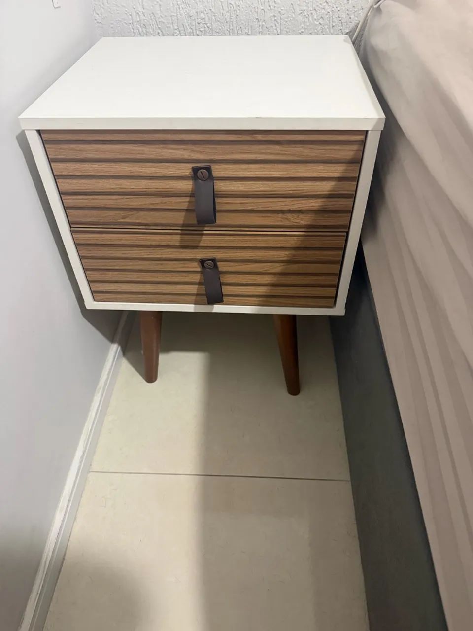 Mesa de cabeceira 